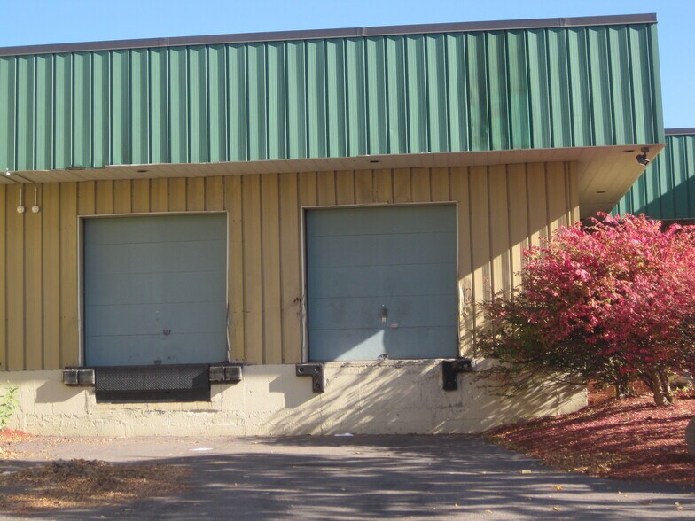 More Photos Of 450 Weaver St, Winooski Warehouse For Lease