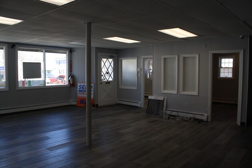 Primary Photo Of 119-121 E Main St, Milford Unknown For Lease