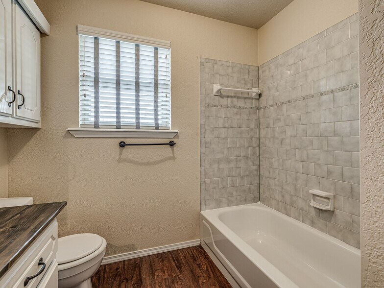 More Photos Of 980916 S Highway 18, Chandler Industrial For Sale