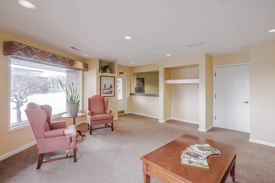 More Photos Of 230-236 Thomas More Pky, Crestview Hills Medical For Lease