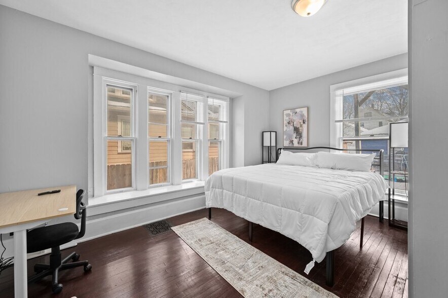 More Photos Of 211 E Dover Ct, Davenport Apartments For Sale