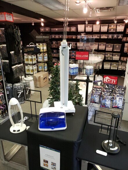 More Photos Of 140-144 Riverside Dr, North Vancouver Distribution For Sale