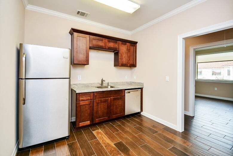 More Photos Of 2743 Smith Ranch Rd, Pearland Medical For Lease