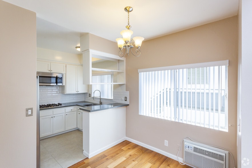 More Photos Of 1214 N Clark St, West Hollywood Apartments For Sale