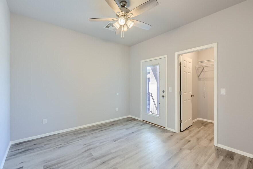 More Photos Of 7010 N 80th Ave, Glendale Apartments For Sale