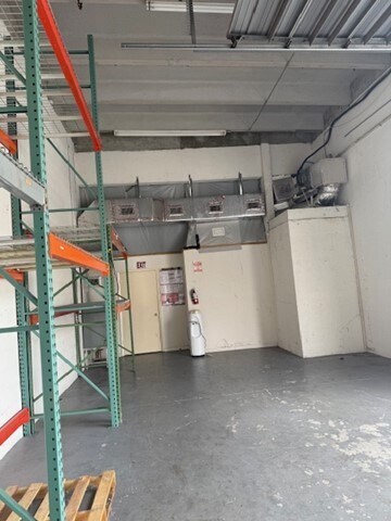 More Photos Of 7535 W 24th Ave, Hialeah Industrial For Lease