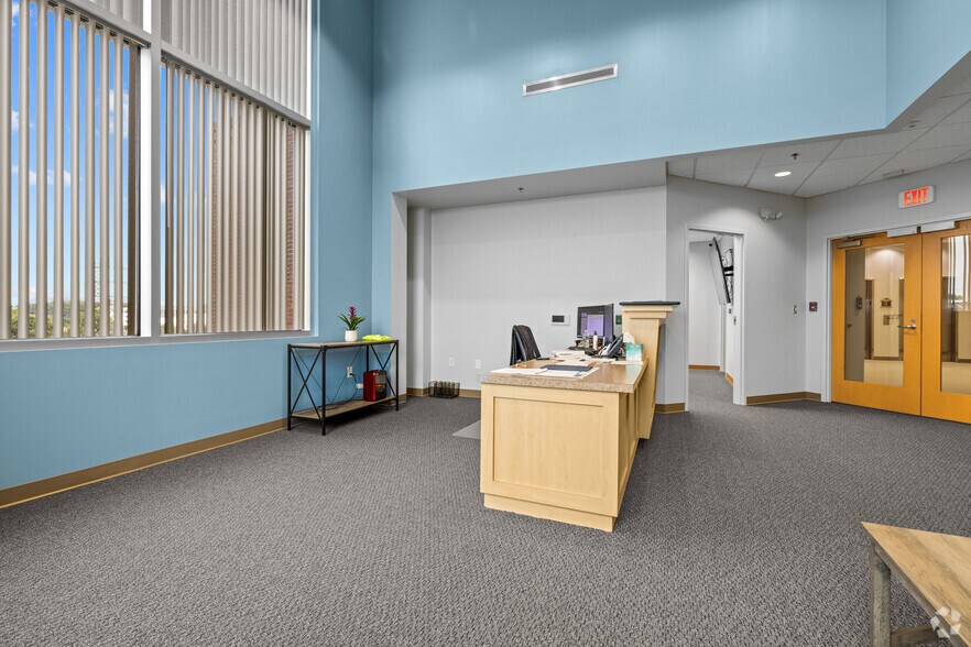 More Photos Of 1040 University Blvd, Portsmouth Office For Sale