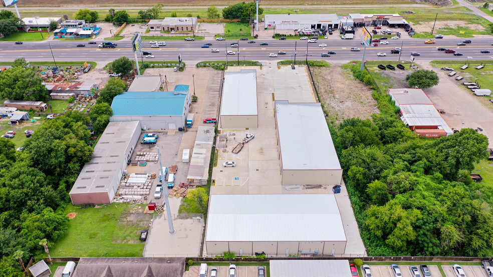 More Photos Of 1631 Highway 6 S, Houston Warehouse For Lease