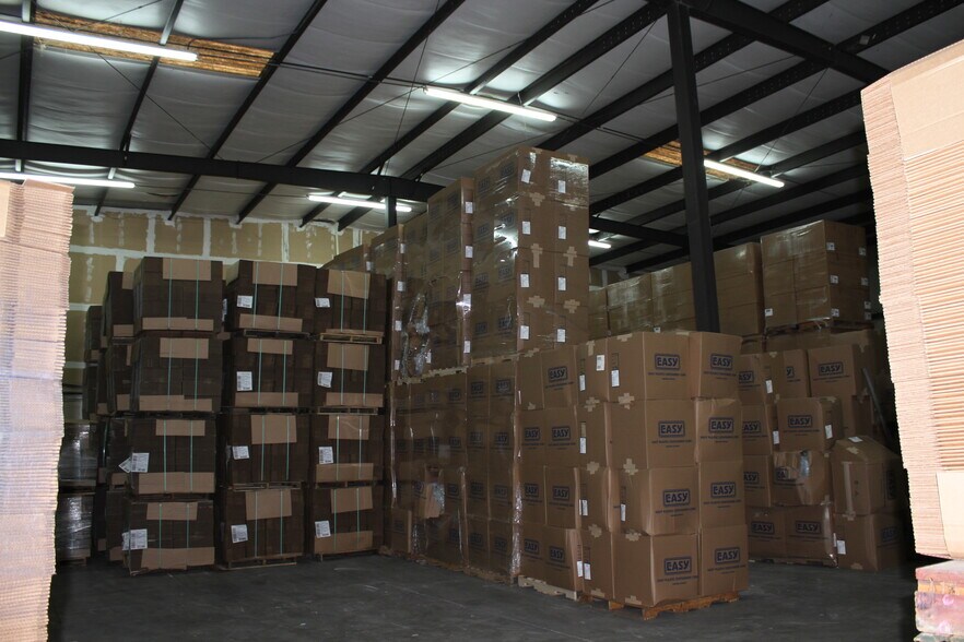 More Photos Of 6333-6339 All American Blvd, Orlando Warehouse For Lease
