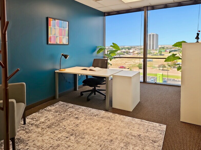 More Photos Of 1341 W Mockingbird Ln, Dallas Coworking Space