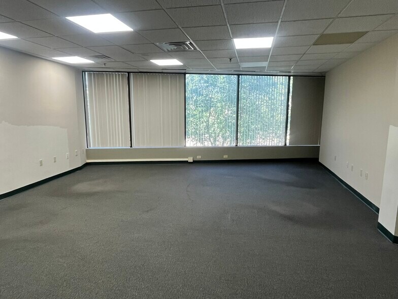 More Photos Of 800 S Main St, Mansfield Office For Lease