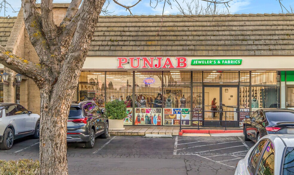 More Photos Of 2745-2787 W Shaw Ave, Fresno Unknown For Lease