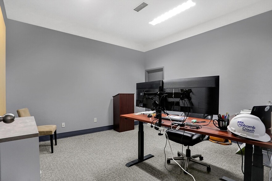 More Photos Of 615 Russell Ave, Indianapolis Medical For Sale