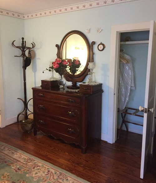 More Photos Of 611 W Woldert St, Tyler Hospitality For Sale
