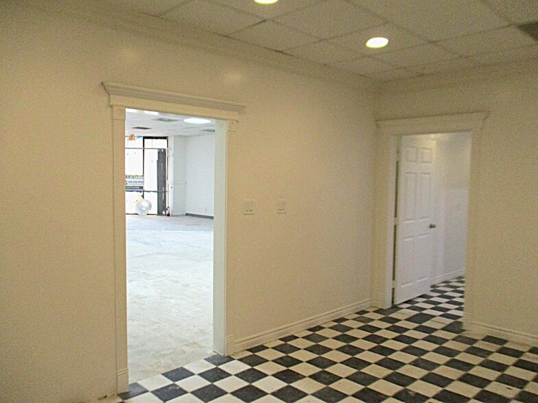 More Photos Of 10901 Crenshaw Blvd, Inglewood General Retail For Sale