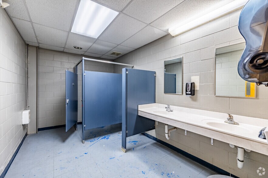 More Photos Of 4050 Georgetown Rd, Lexington Sports And Entertainment For Sale