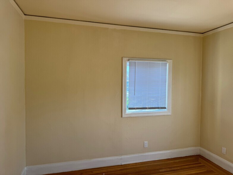 More Photos Of 3505 Kempton Way, Oakland Apartments For Sale