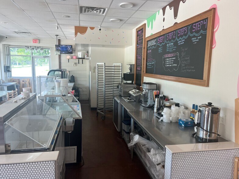 More Photos Of 1714 SE Hawthorne Rd, Gainesville Restaurant For Sale