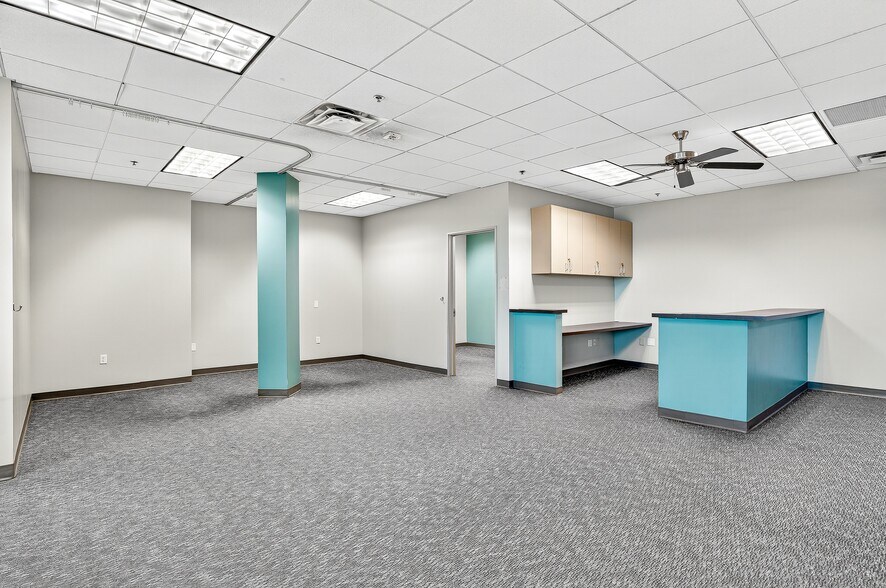More Photos Of 2222 E Highland Ave, Phoenix Medical For Lease