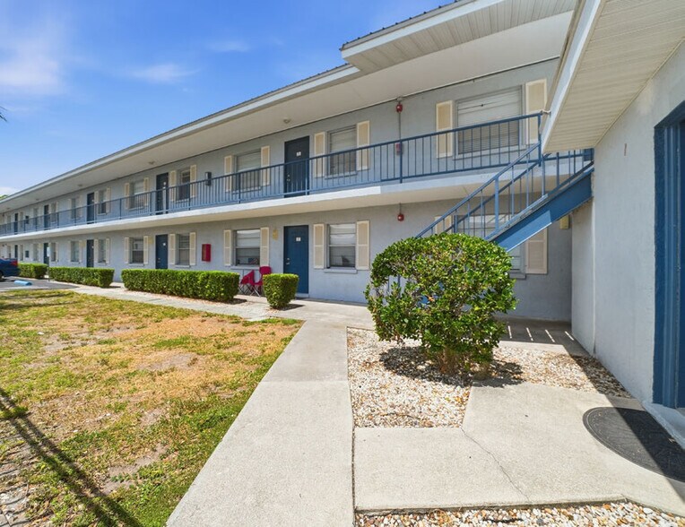 More Photos Of , Palmetto Multifamily For Sale