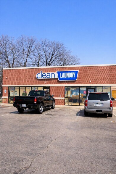 More Photos Of 3301 Pennsylvania Ave, Dubuque General Retail For Lease
