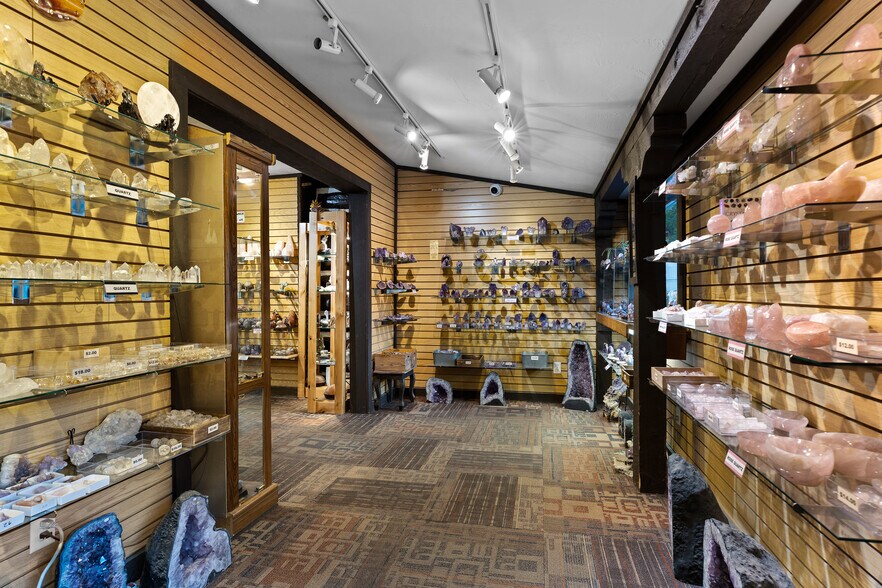 More Photos Of 694 Zion Park Blvd, Springdale Storefront Retail Residential For Sale