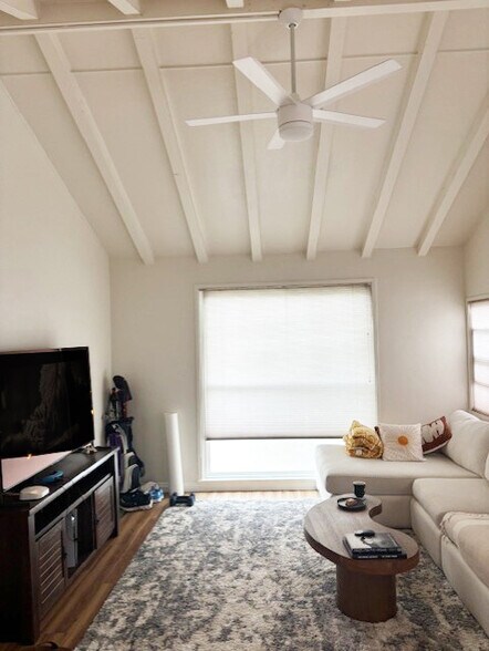 More Photos Of 2007 Highland Ave, Manhattan Beach Apartments For Sale