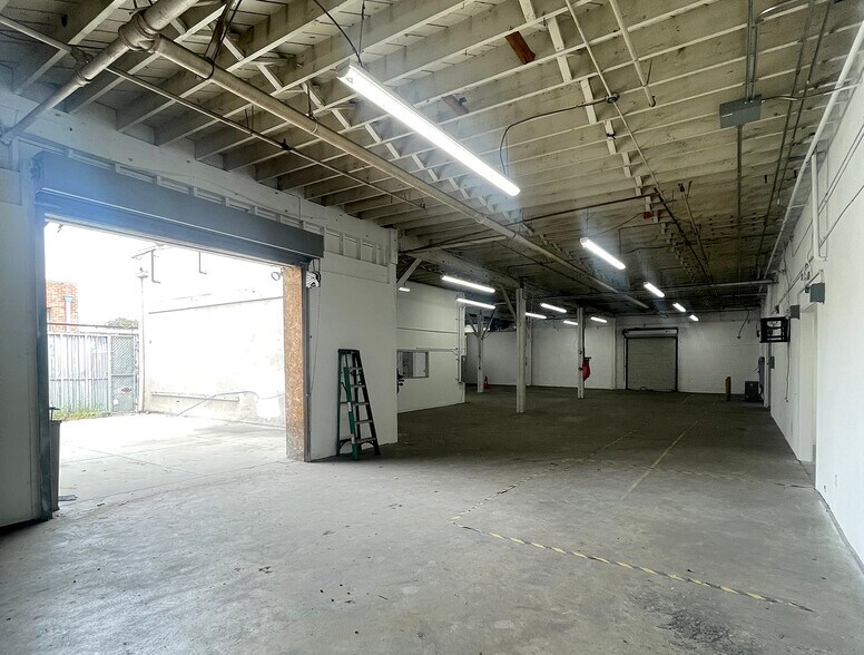 More Photos Of 3045 E 11th St, Los Angeles Warehouse For Lease