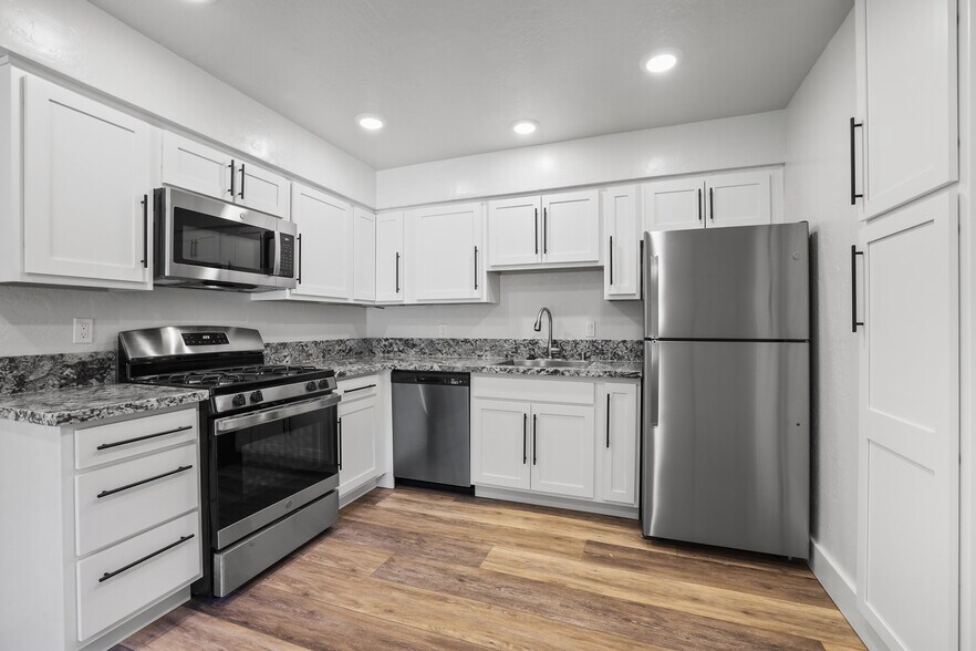 More Photos Of 1160 Bowers Ave, South Lake Tahoe Apartments For Sale