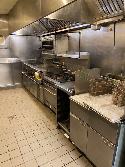 More Photos Of 875 Seacoast Dr, Imperial Beach Restaurant For Lease