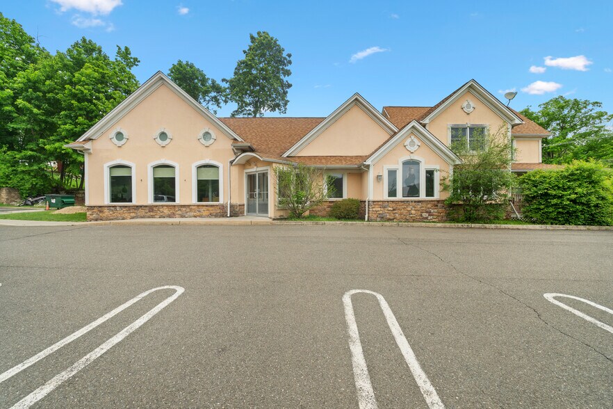 More Photos Of 137 Rutherford Ave, Franklin General Retail For Sale
