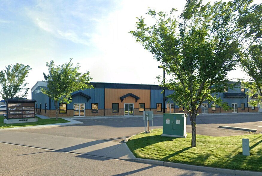 Primary Photo Of 491 Wt Hill Blvd S, Lethbridge Office For Sale