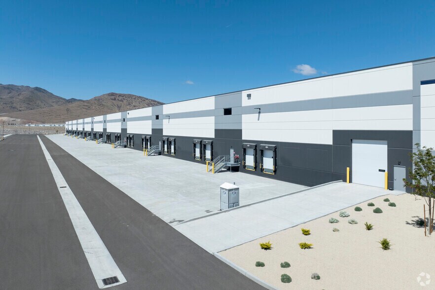 More Photos Of 500 Denmark Dr, Sparks Distribution For Lease