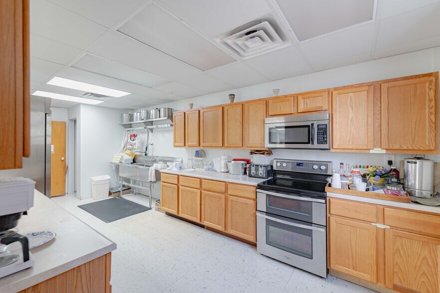 More Photos Of 4869 Scotsdale Blvd, House Springs Religious Facility For Sale