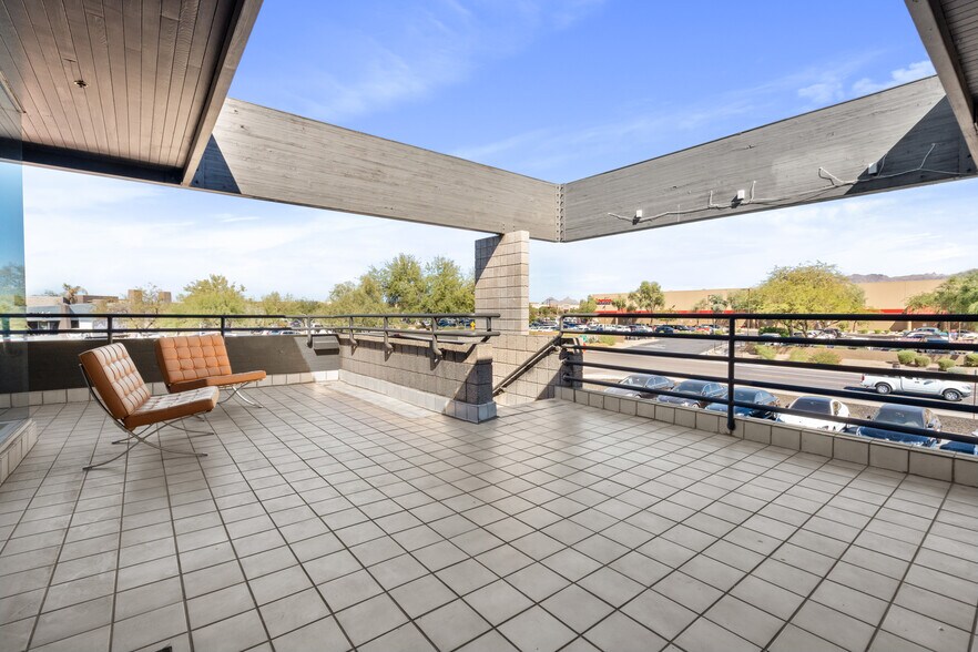 More Photos Of 14982 N 83rd Pl, Scottsdale Showroom For Sale