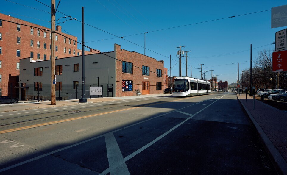 More Photos Of 14 W 3rd St, Kansas City Office For Lease