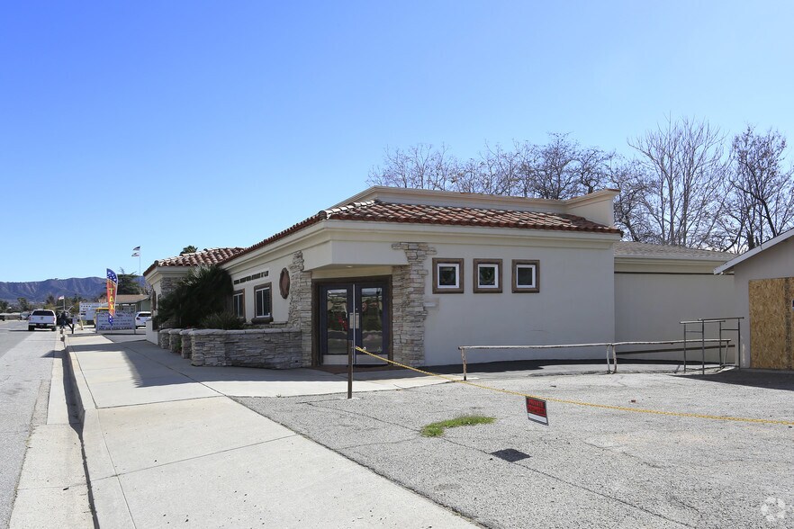 More Photos Of 601 W County Line Rd, Calimesa Office For Lease