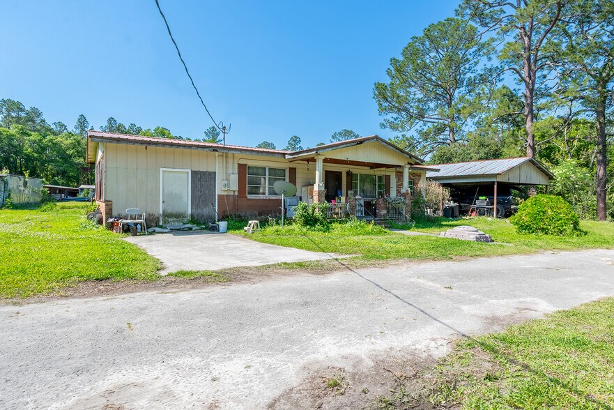 More Photos Of 2856 NE 187th St, Starke Manufacturing For Sale