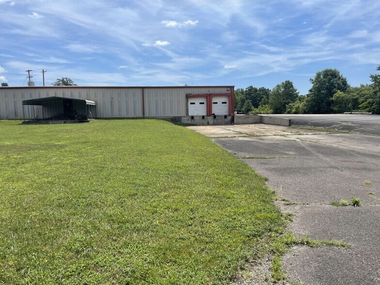 More Photos Of 1380 Burkesville Rd, Columbia Manufacturing For Lease