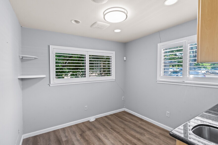 More Photos Of 360 Rose St, Danville Medical For Sale