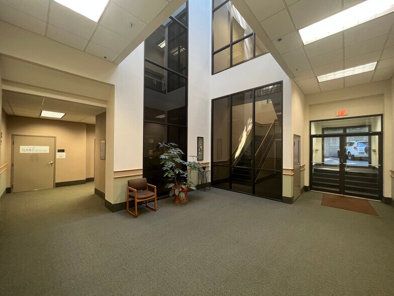 More Photos Of 16 Industrial Blvd, Paoli Office For Sale