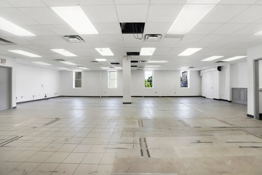 More Photos Of 114 McClean Ave, Staten Island Storefront For Lease