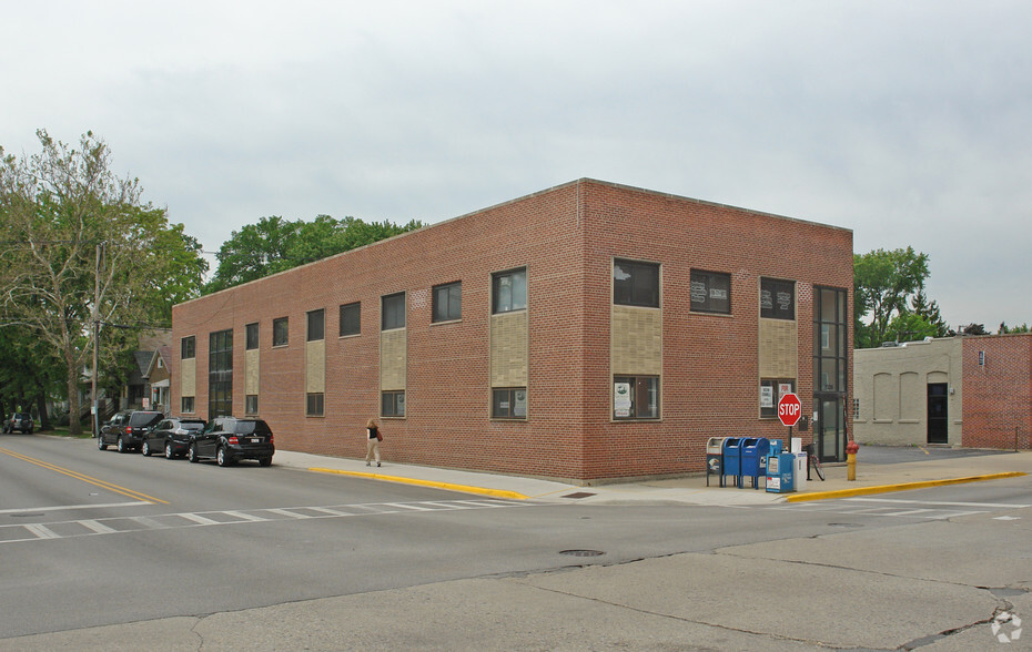 Primary Photo Of 801 Circle Ave, Forest Park Office For Lease