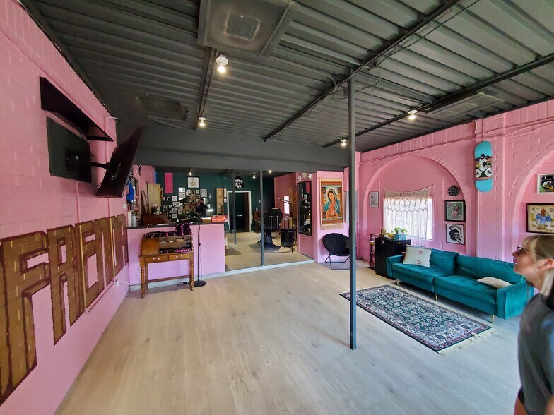 More Photos Of 4615 Sherman St, Houston Freestanding For Lease