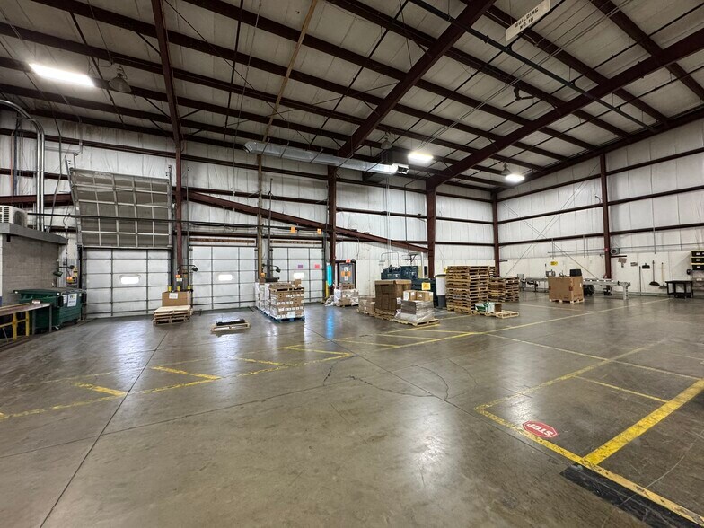 More Photos Of 8520 Martin Dr, Neenah Industrial For Lease