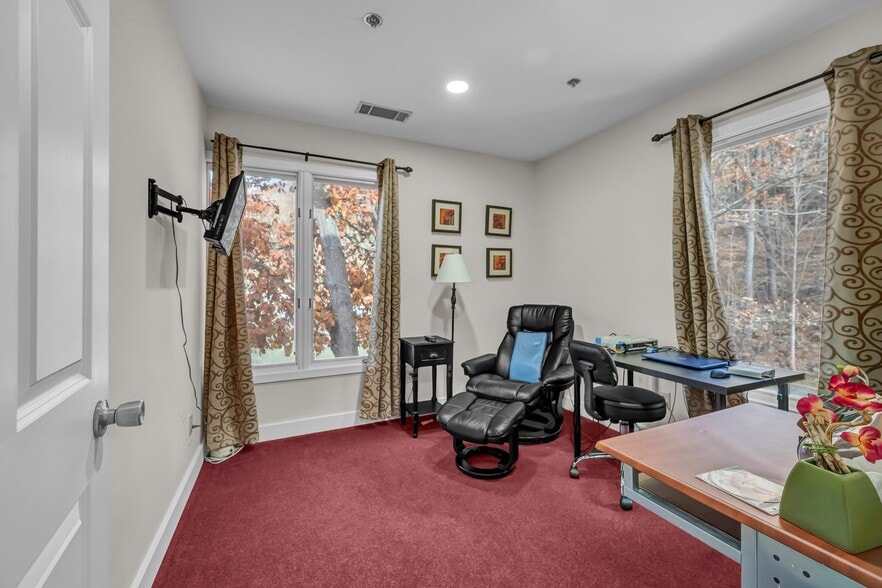 More Photos Of 898 Ethan Allen Hwy, Ridgefield Medical For Sale