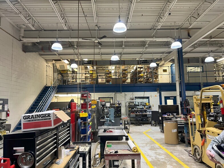 More Photos Of 8800 Line Ave, Shreveport Research And Development For Sale