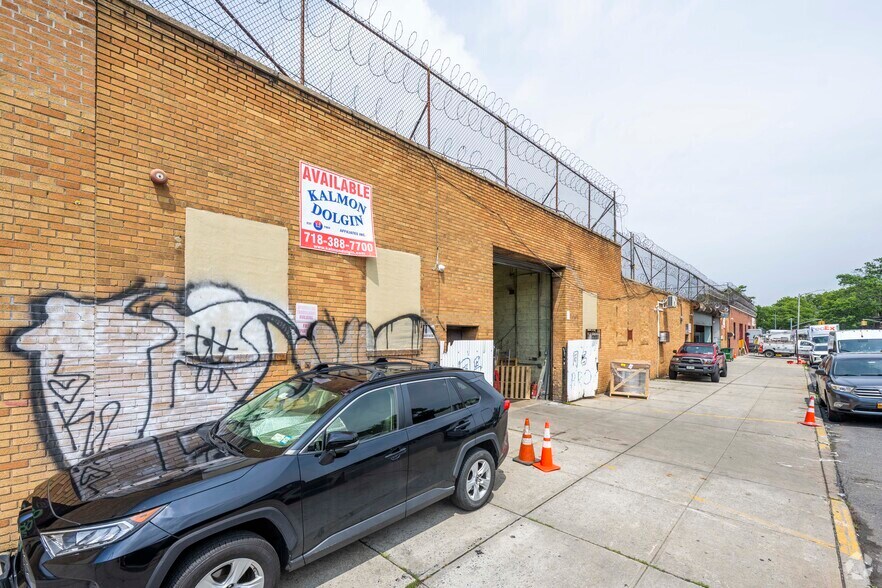 More Photos Of 1827 Pacific St, Brooklyn Warehouse For Lease