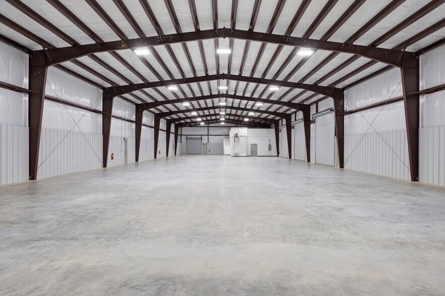 More Photos Of 300 Midridge Ln, Pelham Warehouse For Lease