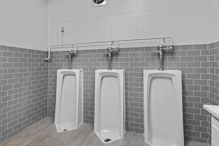 More Photos Of 2450 Pontoon Rd, Granite City Religious Facility For Sale